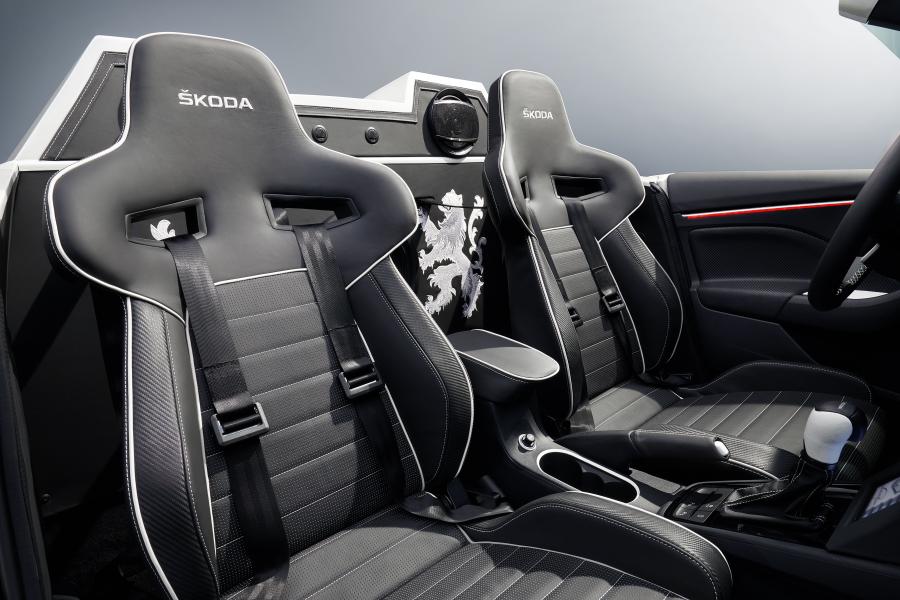 Интерьер Skoda Slavia Concept 2020 года  (фото 11 из 34)